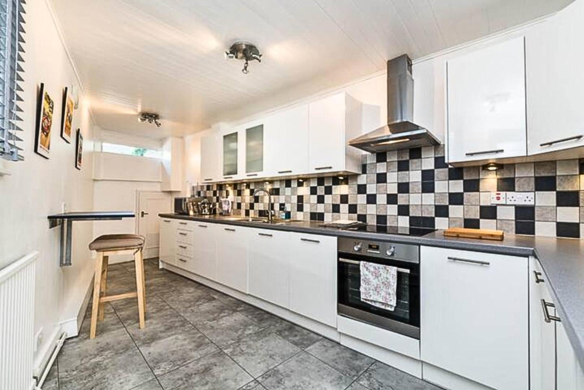 Kensington 2 Bedroom House-Big Living Area And Kitchen-Harrods-National History Museum-Hyde Park-Near 2 Underground Lines 伦敦 外观 照片